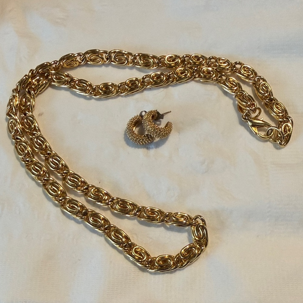 Vintage Erwin Pearl Gold-Tone Necklace and Earring Set